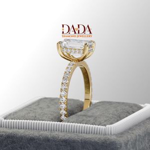 Bague de fiançailles solitaire taille émeraude pour femme, bague de mariage classique à quatre griffes style cathédrale - Product Image 2