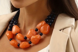 Collar de Resina Hecho a Mano con Flores Reales, Elegante Colgante Floral, Joyería para Mujer, Regalo con Estilo para Ocasiones Especiales - Product Image 2