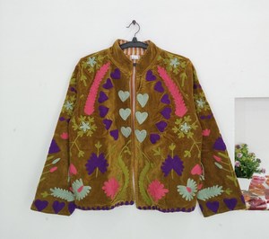 Chaqueta Boho Chic de Terciopelo Marrón Camel con Bordado Suzani y Vibrante Trabajo de Hilo Floral, Abrigo de Moda para Mujer Otoño Invierno - Product Image 4
