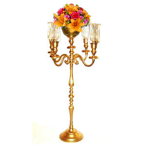 Élégant candélabre haut doré avec cheminée en verre, nouveau porte-bougie européen en métal, attrayant support pour bougies chauffe-plat et pilier - Product Image 1