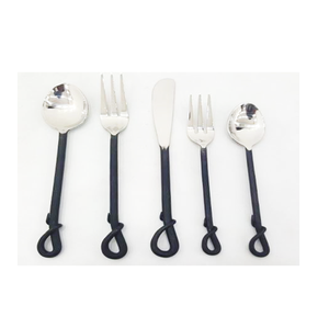 Ensemble de couverts de luxe en acier inoxydable 5 pièces avec lames à bord droit, poignées noires en boucle, compatibles lave-vaisselle et durables - Product Image 1