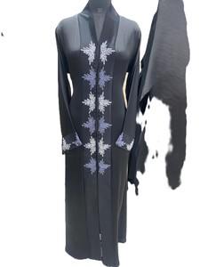 Abaya noire brodée à col en V et manches longues, longueur ras du sol, robe modeste pour femme, style Moyen-Orient, tenue quotidienne, matière tendance Tik Tok - Product Image 3