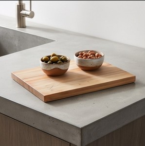 Tabla de Cortar Rectangular Minimalista de Madera Natural con Vetas Claras para Cocina - Product Image 3