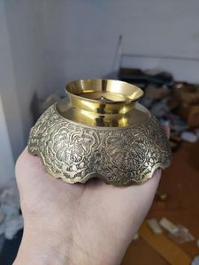 Cuenco de metal dorado de lujo con diseño floral y borde festoneado para decoración de bodas - Product Image 3