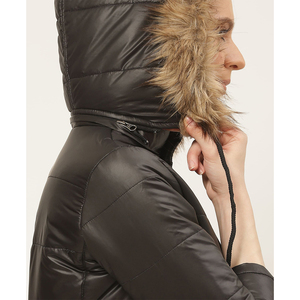 Nuevo Abrigo Acolchado Extra Grande y Cálido para Invierno, Chaqueta de Plumón al por Mayor con Capucha de Piel, Chaqueta de Plumón Personalizada con Capucha para Mujer, Talla Grande OEM - Product Image 4