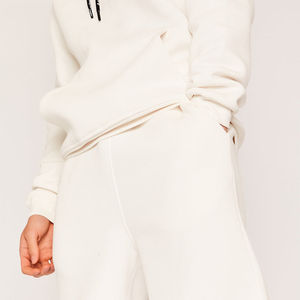 ชุดฮู้ดดี้และกางเกงขาสั้นผ้าระบายอากาศพร้อมซิปและโลโก้สั่งทำสำหรับผู้ชาย ชุดเซ็ต 2 ชิ้นสำหรับฤดูร้อน - Product Image 5