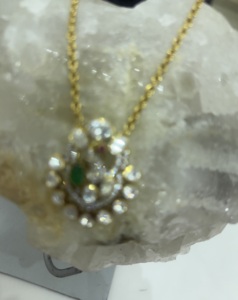 Conjunto de Collar y Aretes de Plata con Baño de Oro Amaira Jewels, Diseño de Pavo Real, con Cristales y Pedrería, Estilo Vintage, Joyería para Mujer, Ideal para Bodas y Fiestas - Product Image 2