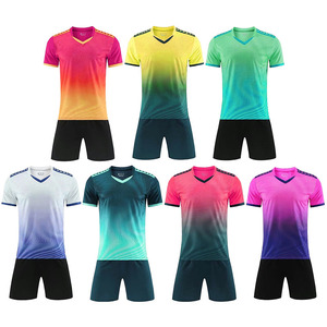 Tenue de football pour jeunes, dernier design, respirante, couleur personnalisée, uniforme de football sur mesure, meilleure qualité, vêtements de sport pour le football - Product Image 3