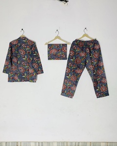 Ensemble de pyjama en coton pour femme, motif ethnique imprimé à la main, idéal pour les voyages, prix de gros - Product Image 3