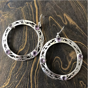 Boucles d'oreilles en argent 925 avec améthystes multiples, design classique pour femmes - Bijoux fins en gros - Product Image 3