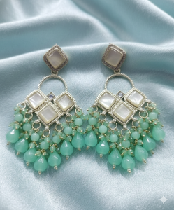 Pendientes de Araña con Motivo Cuadrado de Joyería Étnica Hecha a Mano con Cuentas de Colores Suaves para Bodas y Ocasiones Especiales - Product Image 4