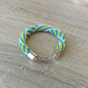 Bracelet de broderie perlée multicolore fait à la main nouvel accessoire de mode éblouissant avec style classique luxe tendance incontournable - Product Image 5