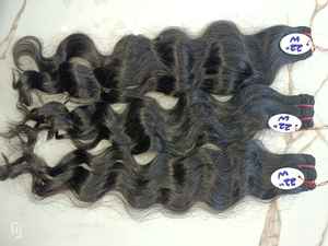 Extensiones de Cabello Remy Indio Virgen de Alta Calidad, Suaves, Lisas, Onduladas, Sedosas, Brillantes, con Ondas Naturales - Product Image 5