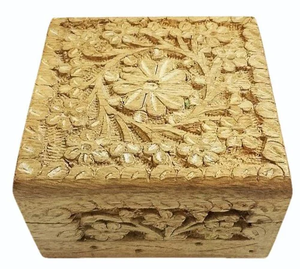 Boîtes carrées en bois avec design gravé et finition en bois de haute qualité, boîte en bois naturel pour le rangement à domicile - Product Image 1