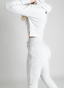Ensemble de survêtement de sport d'entraînement en coton uni personnalisé pour femmes costume de jogging en gros pour vêtements de mode d'hiver - Product Image 4