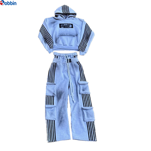 Conjunto de Sudadera y Pantalones Deportivos a Rayas de Diseño Personalizado, Pantalones Deportivos Holgados Unisex con Doble Cintura y Bolsillos Tipo Cargo - Product Image 2