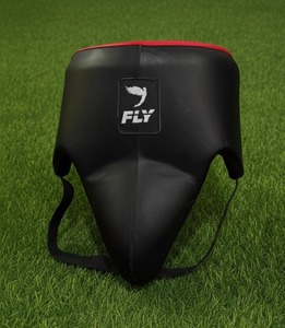 ชุดฝึกซ้อมมวยแบบใหม่ OEM รุ่น Fly Customized พร้อมอุปกรณ์ป้องกันสำหรับการฝึกซ้อมคิกบ็อกซิ่ง ถุงมือหนังรัดเชือกสีดำ สำหรับศิลปะการต่อสู้ - Product Image 3