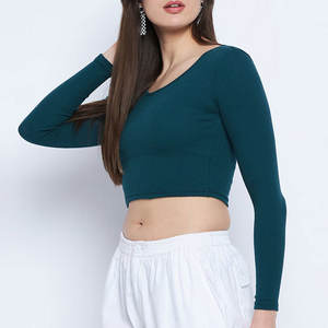 Nueva camiseta corta de manga larga para mujer con estampado de transferencia térmica, diseño básico con estampado de periódico y cuello redondo. - Product Image 6