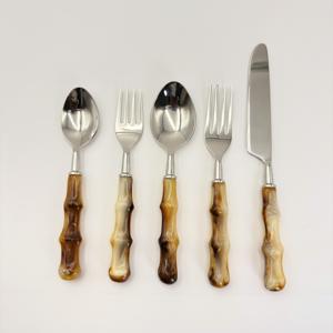 Juego de cubiertos con mango de resina artesanal, juego de vajilla de acero inoxidable de alta calidad, juego de comedor de lujo para uso doméstico y hotelero - Product Image 3