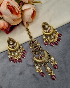 Ensemble de collier ras-de-cou perlé de créateur avec boucles d'oreilles à perles tombantes et mangtika, bijoux de mode ethniques pour tenues festives, fabricant - Product Image 3