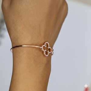 Bracelet fin en or massif 10K 14K 18K avec diamant de laboratoire rond, motif trèfle, breloque florale délicate, empilable, ajustable, motif quadrifoliaire - Product Image 6