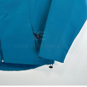 ออกแบบเสื้อแจ็คเก็ตกันลมแบบถักที่ระบายอากาศได้ดีสำหรับผู้หญิง สวมใส่สบาย แห้งเร็ว ขั้นต่ำในการสั่งซื้อน้อย - Product Image 5