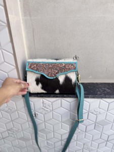 Nuevo Bolso Bandolera de Cuero Grabado a Mano para Mujer, Estilo Western Vintage, Bolso de Hombro Boho con Pelo de Piel, Bolso Cruzado - Product Image 4
