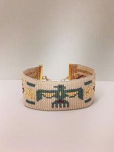 Bracelet perlé fait main avec motif d'oiseau, fermoir doré, bijoux de luxe exquis - Product Image 6