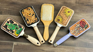 Nouveauté best-seller Brosse à cheveux artisanale en bambou et caoutchouc véritable de style occidental Peigne manche en bois Accessoire capillaire à usage quotidien - Product Image 4