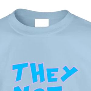 เสื้อยืดแขนสั้นลายกราฟิกสีฟ้าอ่อนสำหรับเด็ก พิมพ์ลายตัวอักษร "They Not Like Us" คอกลม สวมใส่สบายทุกวัน แฟชั่นสำหรับเด็ก - Product Image 6