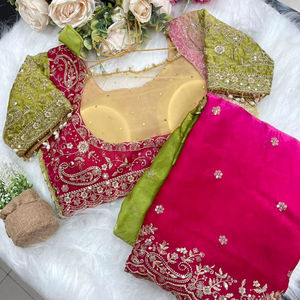 Tela Fendi Sartin de aspecto lujoso, muy suave y elegante, con hermoso bordado de lentejuelas de 3 mm y borde elaborado con butis. - Product Image 1