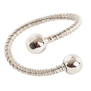 Anneau de serviette moderne en fil d'argent torsadé avec extrémités sphériques polies, décoration de table minimaliste, porte-serviettes en fil d'argent style industriel - Product Image 3