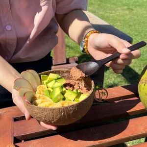 ชุดชามกะลามะพร้าวขัดเงา น้ำหนักเบา เป็นมิตรกับสิ่งแวดล้อม ปลอดสารพิษ พร้อมช้อน สำหรับแคมป์ปิ้ง ดีไซน์โบฮีเมียน รับทำโลโก้ตามสั่ง - Product Image 1