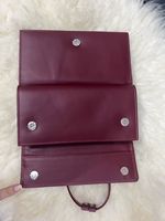 Dompet Wanita Kulit Warna Merah Anggur, Dompet Panjang dengan Tali Pegangan, Penutup Magnetik, Aksesoris Fashion, Dompet Jinjing