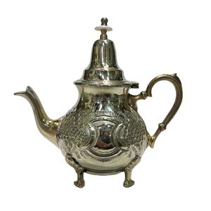 Théière en laiton artisanale de style traditionnel avec un design gravé lourd, théière en métal décorative pour l'affichage intérieur et les cadeaux - Product Image 1