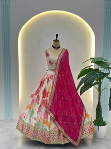 Ensemble de lehenga choli pour femmes de qualité supérieure avec broderie de paillettes pour les occasions de fête, les mariages et les occasions festives - Product Image 6