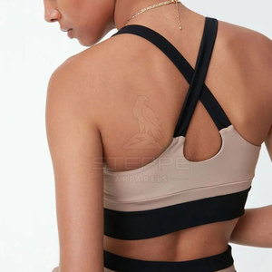 Soutien-gorge de sport rembourré pour femme, simple, à bretelles réglables à l'avant, sans coutures, respirant et à séchage rapide, idéal pour le yoga, la course, la gym et l'entraînement. - Product Image 6
