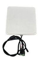Antenne UHF RFID 9dBi à polarisation circulaire ISO 18000-6C 33dBm RS232/WG26 à bas prix pour la gestion des véhicules électriques et le contrôle d'accès