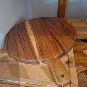 Tabla de cortar de cocina de piña sostenible de tendencia Bonito diseño Tablero de madera Precio hecho en Vietnam - Product Image 4