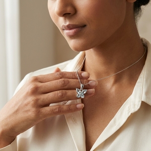 Colgante de Lujo con Forma de Mariposa en Aguamarina Azul Claro, Plata de Ley 925, Piedra de Nacimiento de Marzo, Joyería Fina - Product Image 1