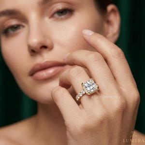 Bague de fiançailles de luxe en or 18 carats plaqué or, diamant blanc taille princesse cultivé en laboratoire pour femme, VVS1 certifié IGI, 57 pierres, mariage - Product Image 5