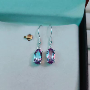 Pendientes de tuerca alargados de alejandrita natural, plata de ley 925 chapada en oro, corte ovalado, cambio de color, regalo para mujer, fiesta - Product Image 1