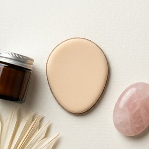 Esponja cosmética para difuminar corrector 05 negra, mini aplicador de maquillaje para debajo de los ojos de alta precisión Rubycell. - Product Image 3