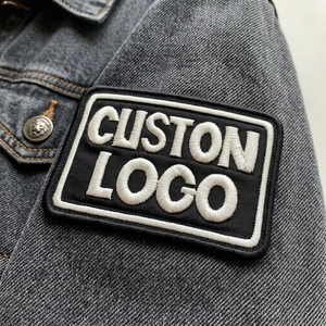 Patch en tissu rectangulaire personnalisé avec logo, en feutre non tissé écologique, brodé et thermocollant - Product Image 4