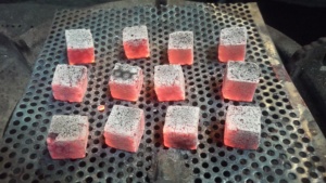 เครื่องอัดถ่านถ่านเปลือกมะพร้าวทำด้วยมือสำหรับความเพลิดเพลินมอระกู่และชิชา - Product Image 2