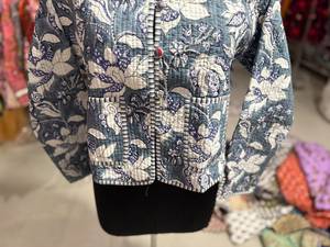 <b>Quilted</b> Cotton <b>Jacket</b> Women Floral <b>Pattern</b> Mandarin Collar Full Sleeve Autumn Regular Length Patch Pocket Woven Fabric GIFT - Product Image 3