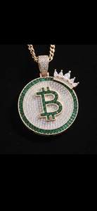 Collar con Colgante de Moissanita Chapado en Oro de 18K, con Dije Circular de Esmeralda Verde y Microincrustaciones de Corte Brillante Redondo - Product Image 4