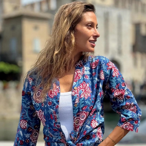 Camisa de Algodón con Estampado Floral Bohemio en Negro y Beige, Blusa Étnica Informal de Manga Larga y Corte Holgado para Mujer - Product Image 1