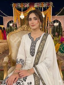 Conjunto de traje Salwar de rayón premium con bordado de espejos auténticos y dupatta de algodón Mal - Product Image 4