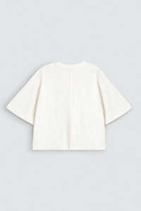 เสื้อยืดคอตตอนทรงหลวมสำหรับผู้หญิง พิมพ์โลโก้ตามสั่ง ราคาดีที่สุด เป็นมิตรกับสิ่งแวดล้อม สไตล์ลำลอง สีครีม คอกลม ผลิตในปากีสถาน เสื้อยืดสั่งทำ - Product Image 6